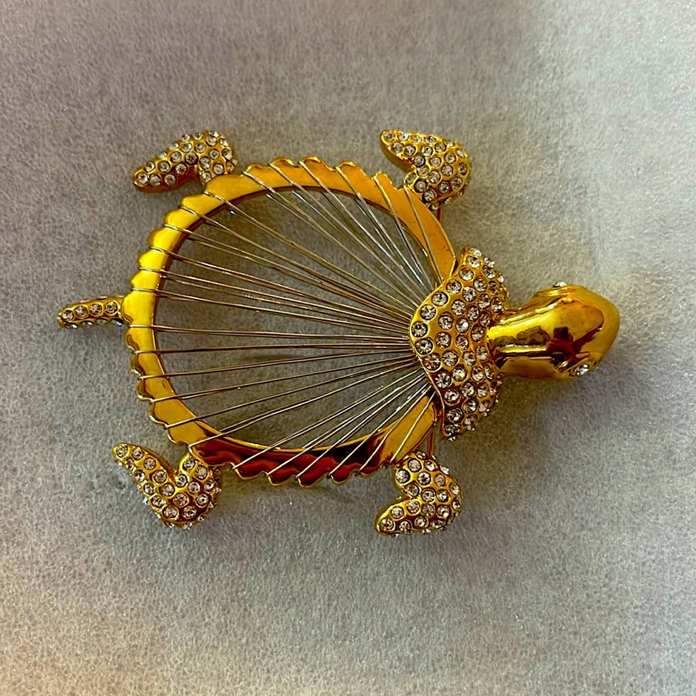 rhinestone pendant or necklace